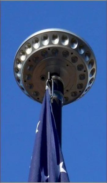 40 LED Solar Flagpole Light - SILVER